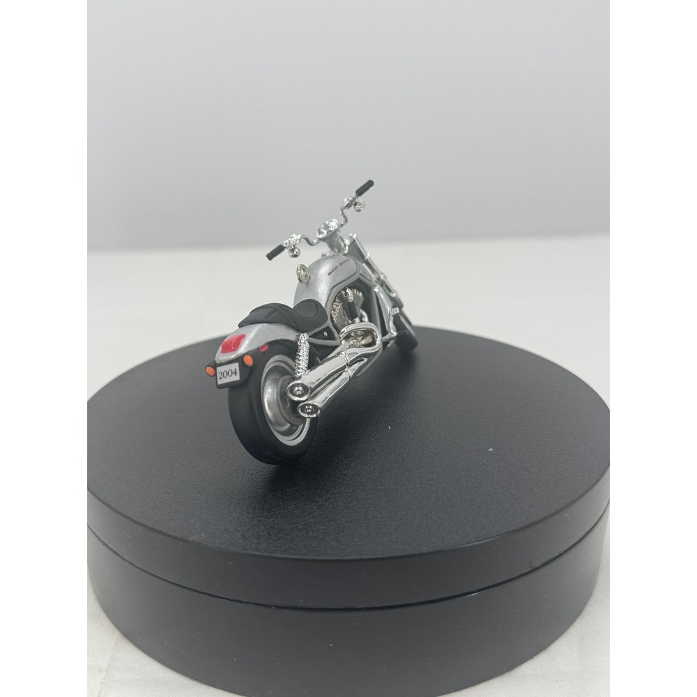 Hallmark Keepsake 2004 Harley-Davidson 2002 VRSCA V-Rod Ornament Silver Die-Cast - Picture 4 of 16